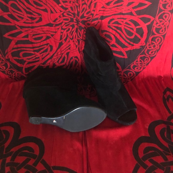 BCBG open toe bootie - Picture 2 of 3